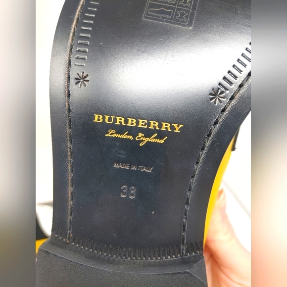Burberry Woven-Toe Leather Loafers in Saffron Yellow Size 38 - Picture 12 of 15